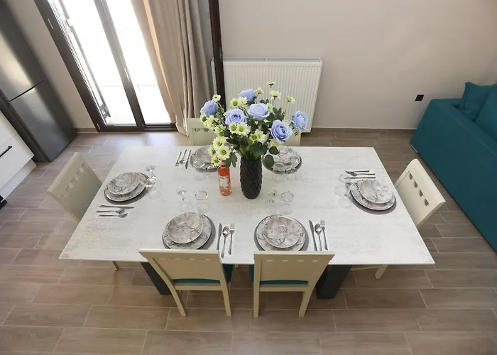 Roberta House * Ano Pavliana