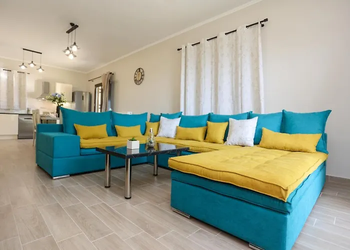Roberta House Ano Pavliana