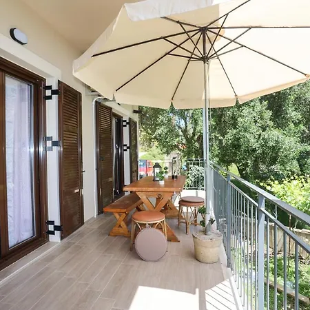 Roberta House * Ano Pavliana